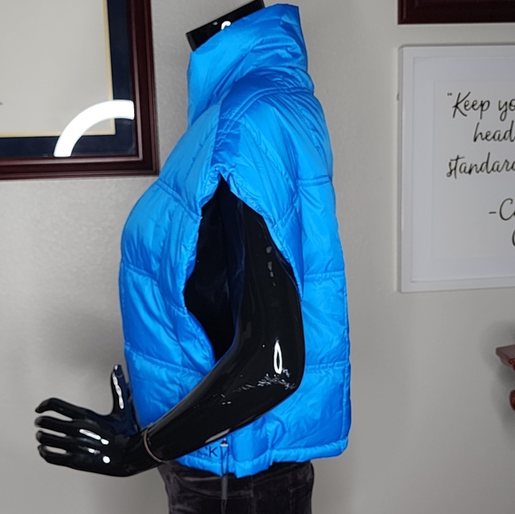 Calvin Klein Cropped Mock-Neck Puffer Vest - Picture 7 of 16